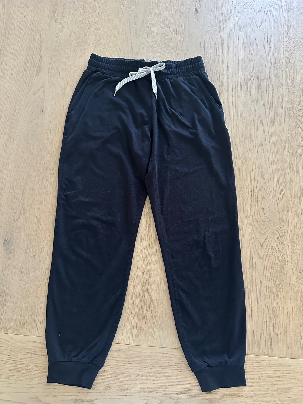 Vuori Joggers Womens Size XS Black Performance Athletic Slim Fit Yoga Pants